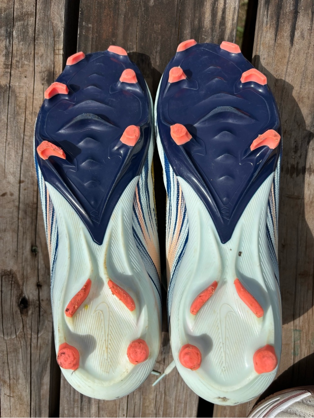 Boys soccer cleats - Picture 2 of 5